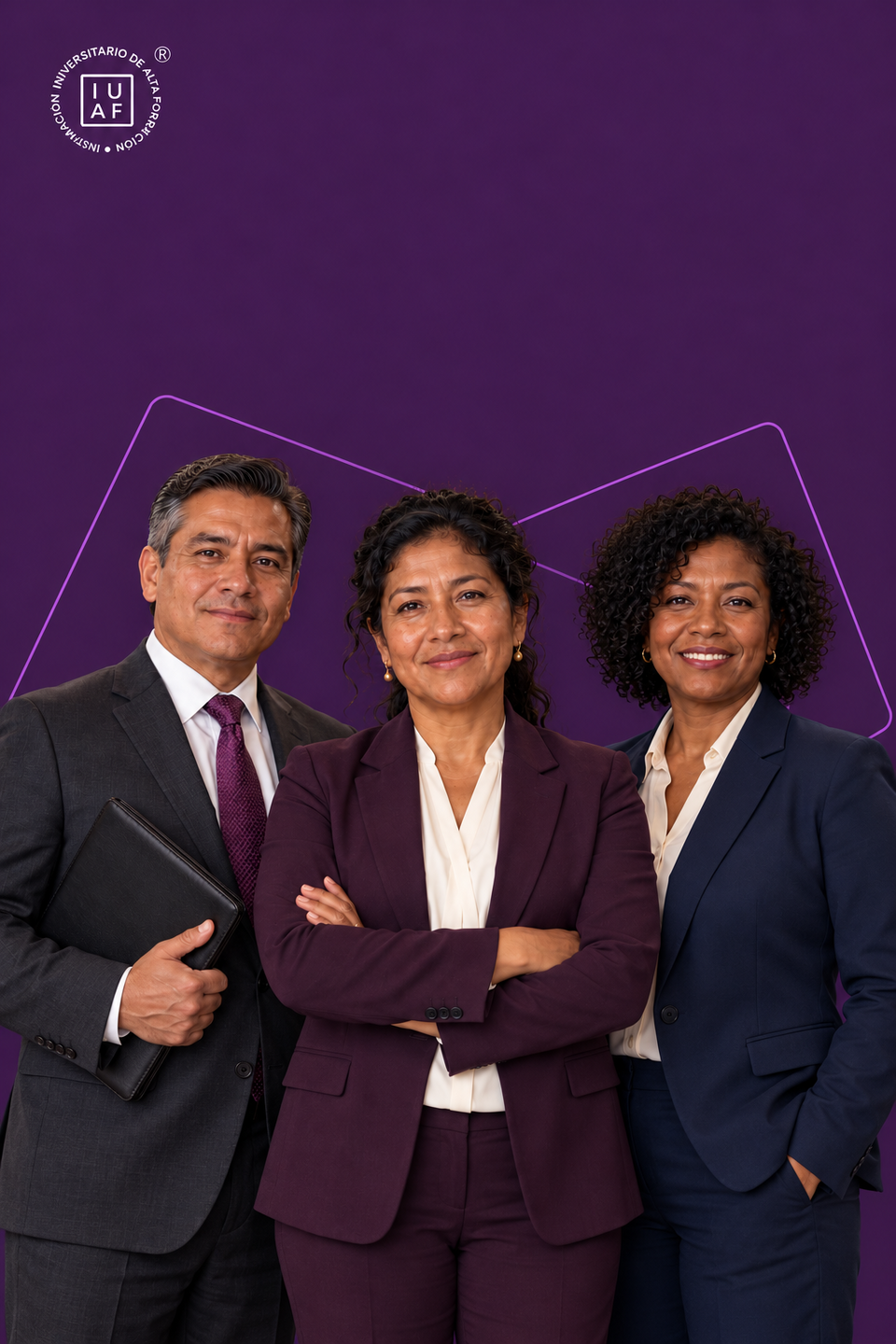 Tres profesionales con traje sobre un fondo ciruela